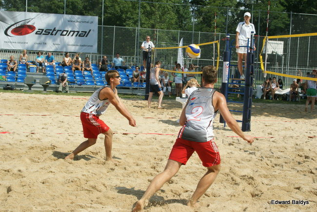 Zacięta walka zamiast plażowania (zdjęcia)