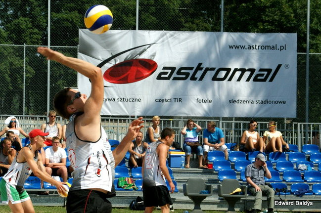 Zacięta walka zamiast plażowania (zdjęcia)