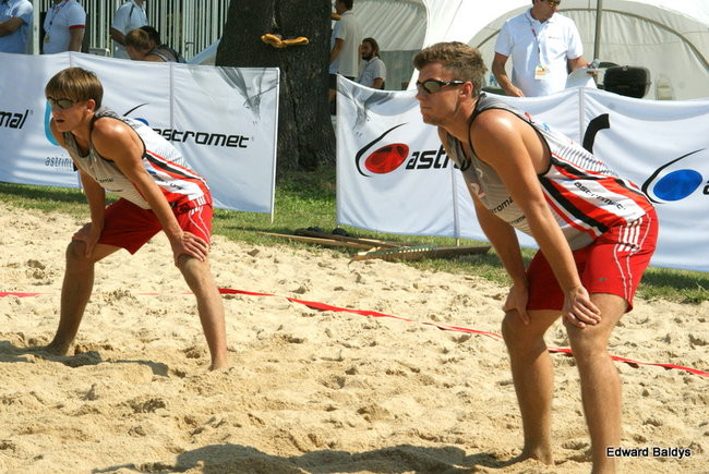 Zacięta walka zamiast plażowania (zdjęcia)