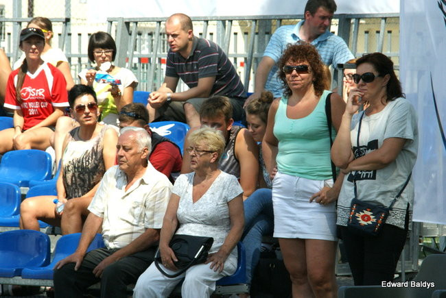 Zacięta walka zamiast plażowania (zdjęcia)