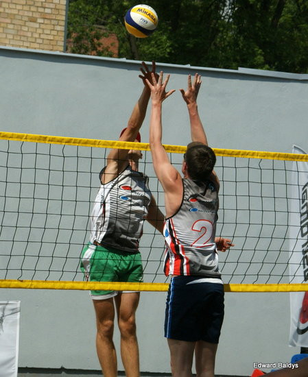 Zacięta walka zamiast plażowania (zdjęcia)