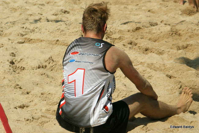 Zacięta walka zamiast plażowania (zdjęcia)