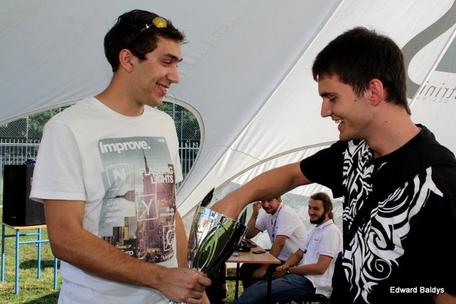 Zacięta walka zamiast plażowania (zdjęcia)