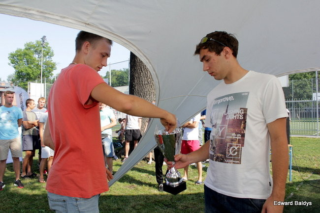 Zacięta walka zamiast plażowania (zdjęcia)