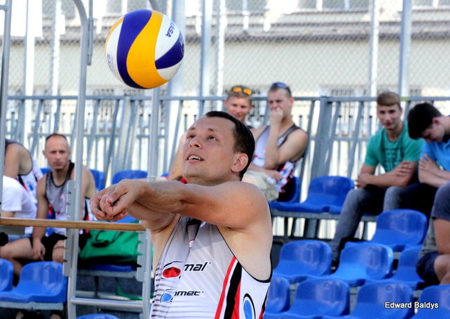 Zacięta walka zamiast plażowania (zdjęcia)