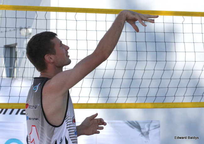 Zacięta walka zamiast plażowania (zdjęcia)