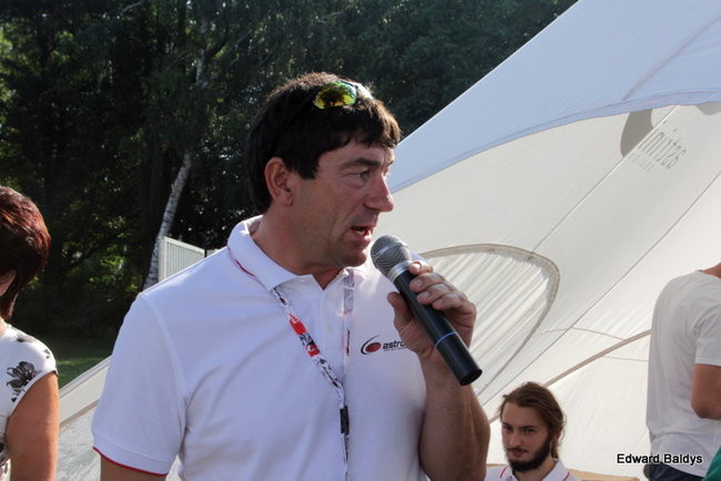 Zacięta walka zamiast plażowania (zdjęcia)