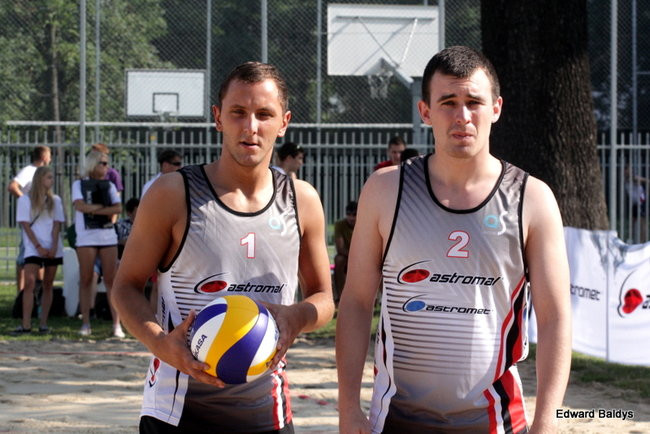 Zacięta walka zamiast plażowania (zdjęcia)