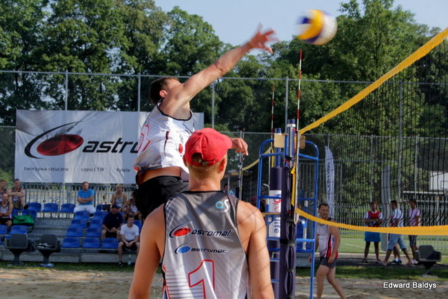 Zacięta walka zamiast plażowania (zdjęcia)