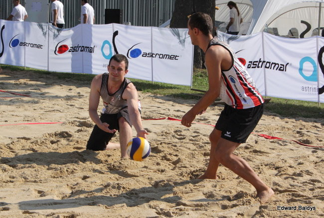 Zacięta walka zamiast plażowania (zdjęcia)