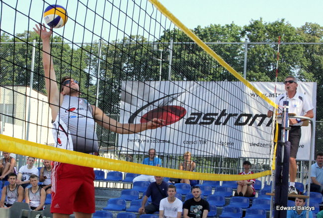 Zacięta walka zamiast plażowania (zdjęcia)