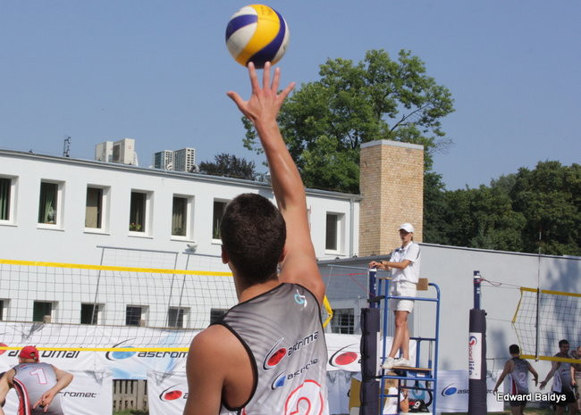 Zacięta walka zamiast plażowania (zdjęcia)