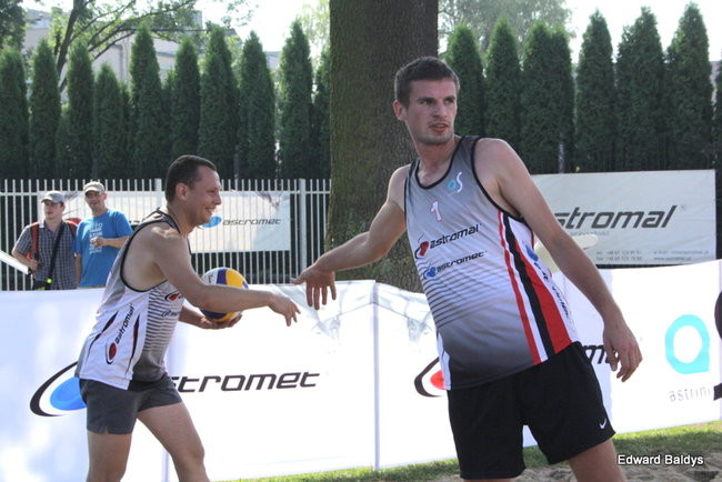 Zacięta walka zamiast plażowania (zdjęcia)