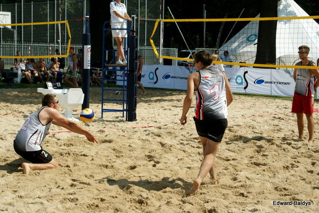 Zacięta walka zamiast plażowania (zdjęcia)