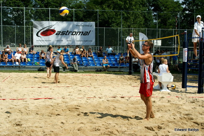 Zacięta walka zamiast plażowania (zdjęcia)