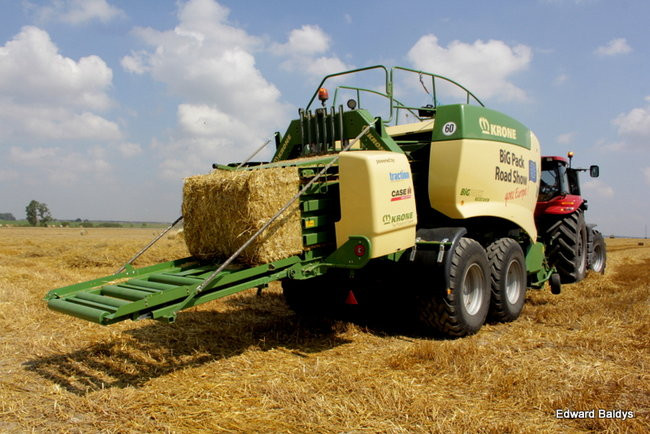 Prasa do słomy w podróży po Europie