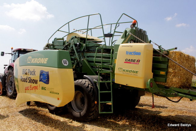 Prasa do słomy w podróży po Europie