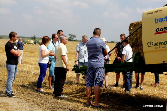 Prasa do słomy w podróży po Europie