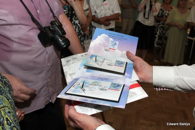 Szybowce i balony na znaczkach (zdjęcia)