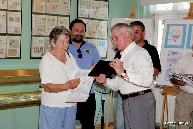 Szybowce i balony na znaczkach (zdjęcia)