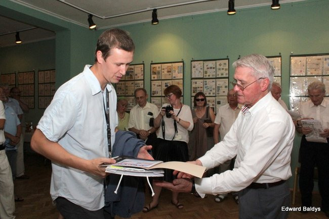 Szybowce i balony na znaczkach (zdjęcia)