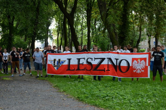 Race pod pomnikiem (zdjęcia)