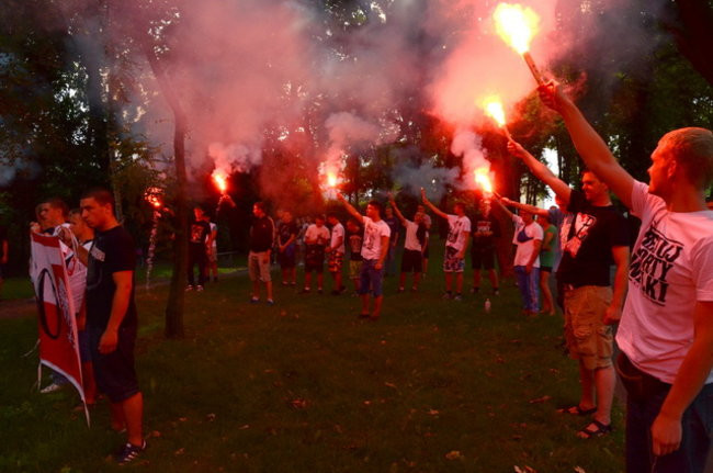 Race pod pomnikiem (zdjęcia)