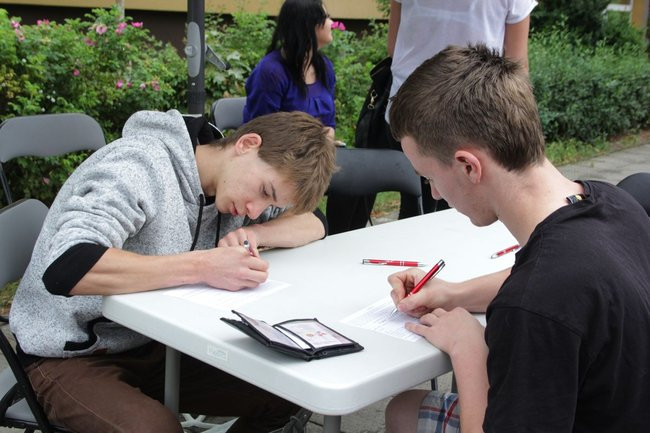 Pomagają Mateuszowi (zdjęcia)