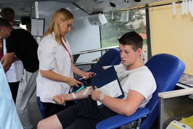 Pomagają Mateuszowi (zdjęcia)