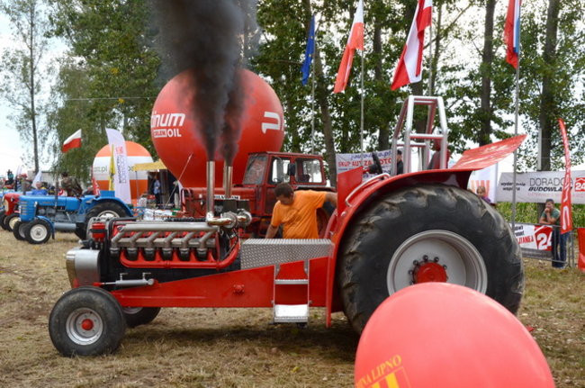 Ciągniki terkoczą w Wilkowicach (zdjęcia)