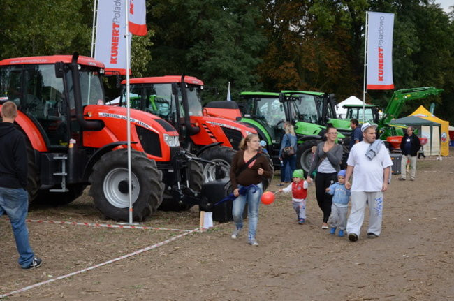Ciągniki terkoczą w Wilkowicach (zdjęcia)