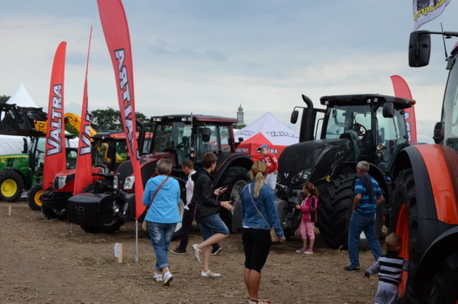 Ciągniki terkoczą w Wilkowicach (zdjęcia)