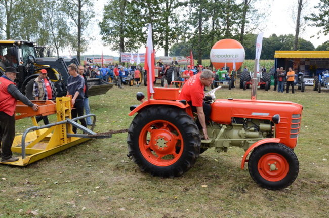 Ciągniki terkoczą w Wilkowicach (zdjęcia)