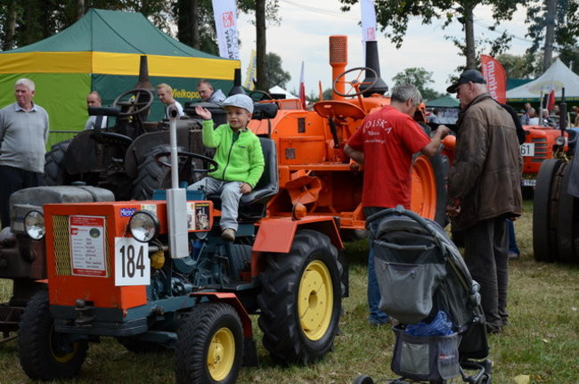 Ciągniki terkoczą w Wilkowicach (zdjęcia)