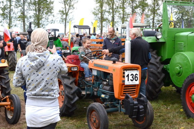 Ciągniki terkoczą w Wilkowicach (zdjęcia)