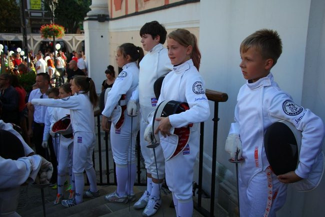 Tłumy wiwatowały na cześć króla (zdjęcia)