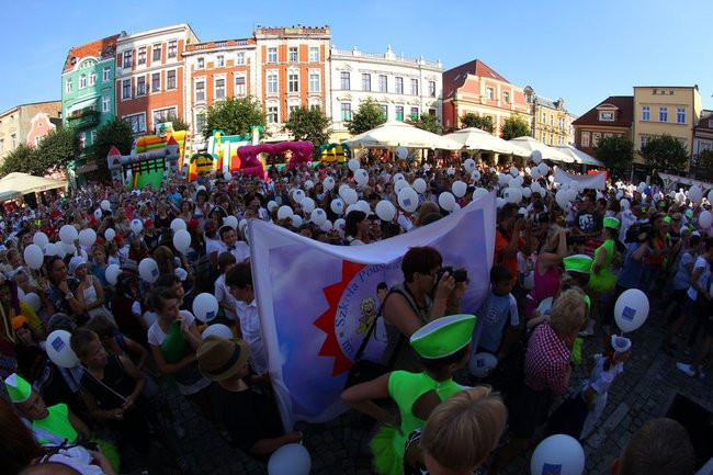 Tłumy wiwatowały na cześć króla (zdjęcia)