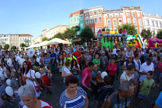 Tłumy wiwatowały na cześć króla (zdjęcia)