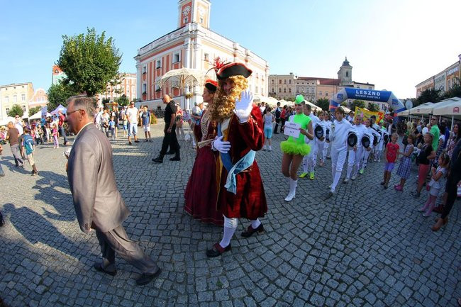 Tłumy wiwatowały na cześć króla (zdjęcia)