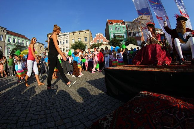 Tłumy wiwatowały na cześć króla (zdjęcia)