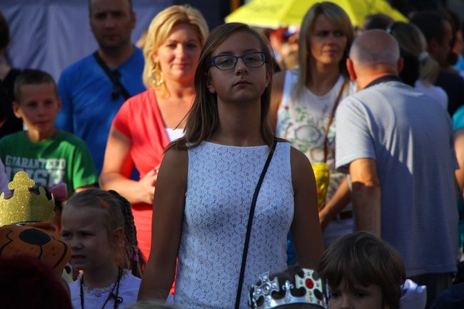 Tłumy wiwatowały na cześć króla (zdjęcia)