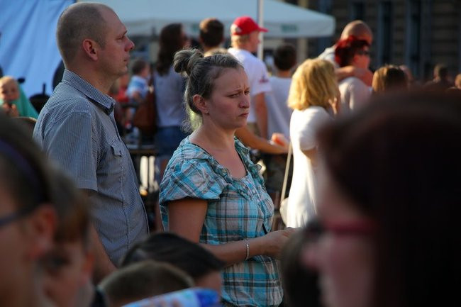 Tłumy wiwatowały na cześć króla (zdjęcia)