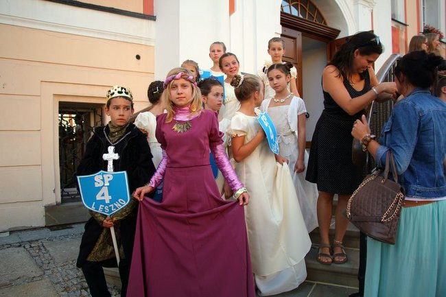 Tłumy wiwatowały na cześć króla (zdjęcia)