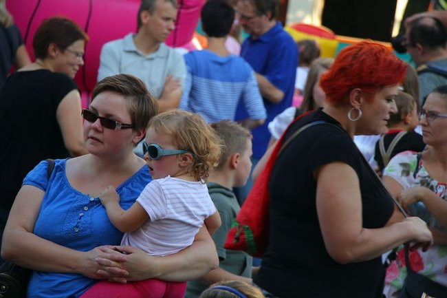 Tłumy wiwatowały na cześć króla (zdjęcia)