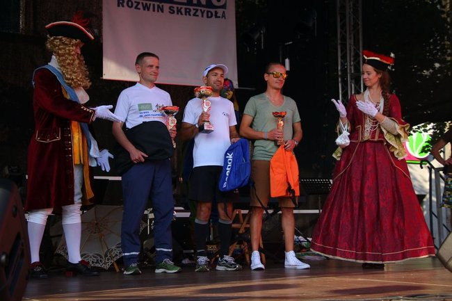 Tłumy wiwatowały na cześć króla (zdjęcia)