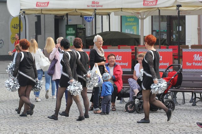 Czirliderki 50+ pokazały się w tvn (zdjęcia i wideo)