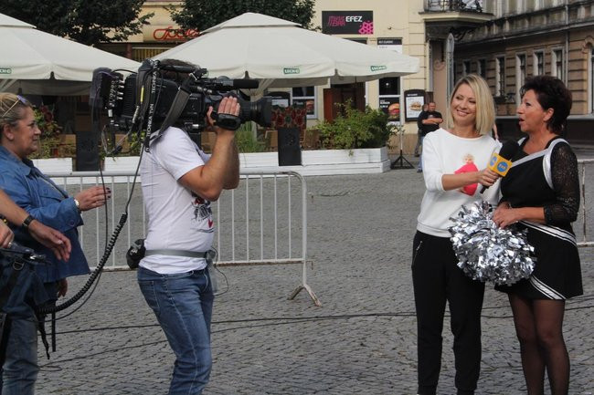 Czirliderki 50+ pokazały się w tvn (zdjęcia i wideo)