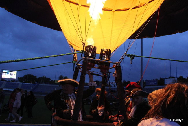 Nocny pokaz na Smoczyku (zdjęcia)
