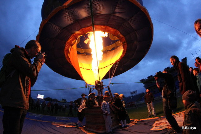 Nocny pokaz na Smoczyku (zdjęcia)