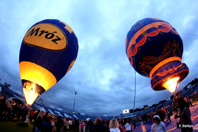 Nocny pokaz na Smoczyku (zdjęcia)